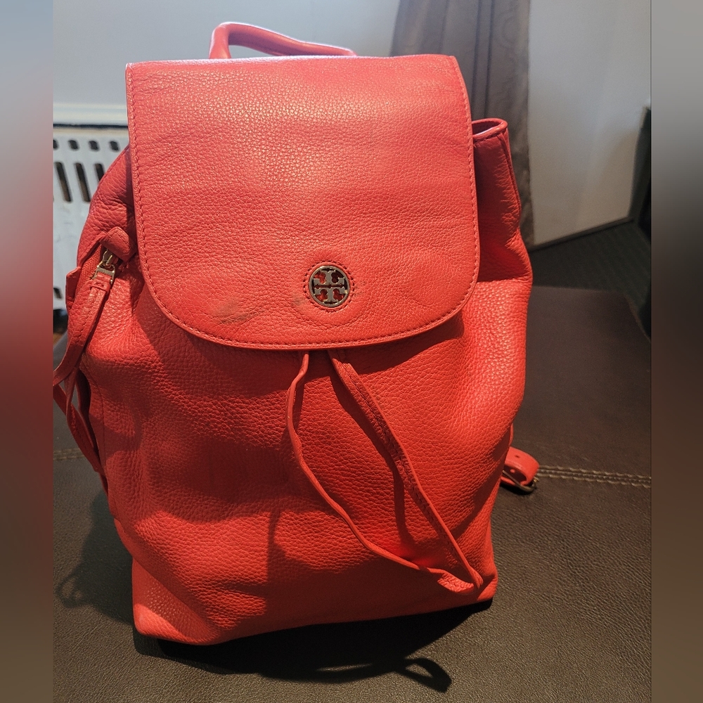Tory Burch pebble backpack 🎒